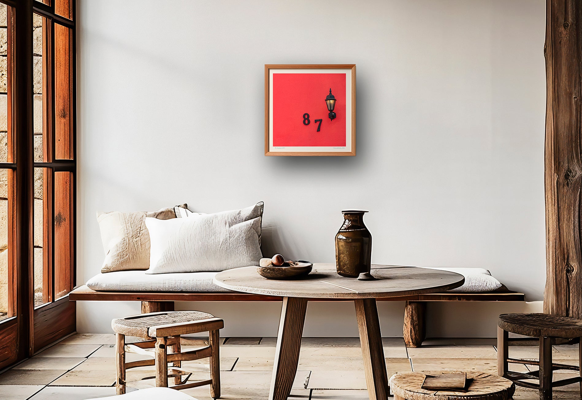 Kunstdruck "87" aus der Serie Südafrika an der Wand eines rustikalen Wohnzimmers