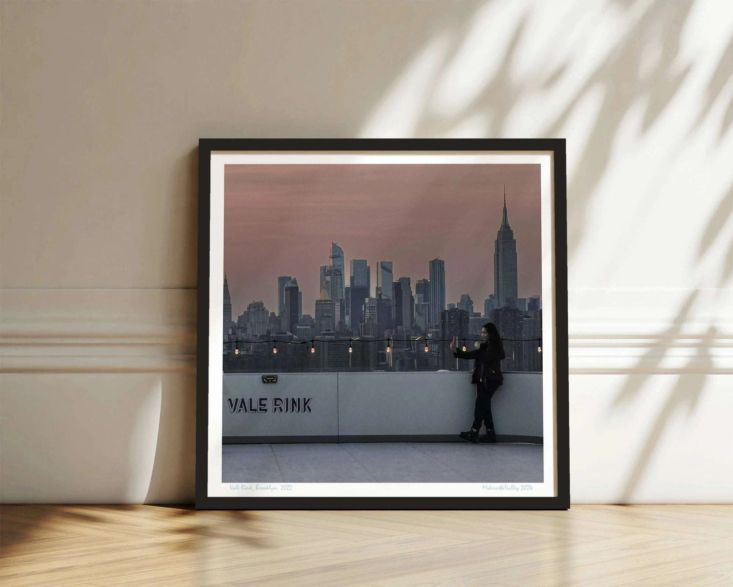 Vale Rink Eislaufbahn mit Blick auf die atemberaubende Skyline von Manhattan